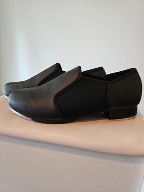 Classic Black Slip-On Linodes Tap Shoes